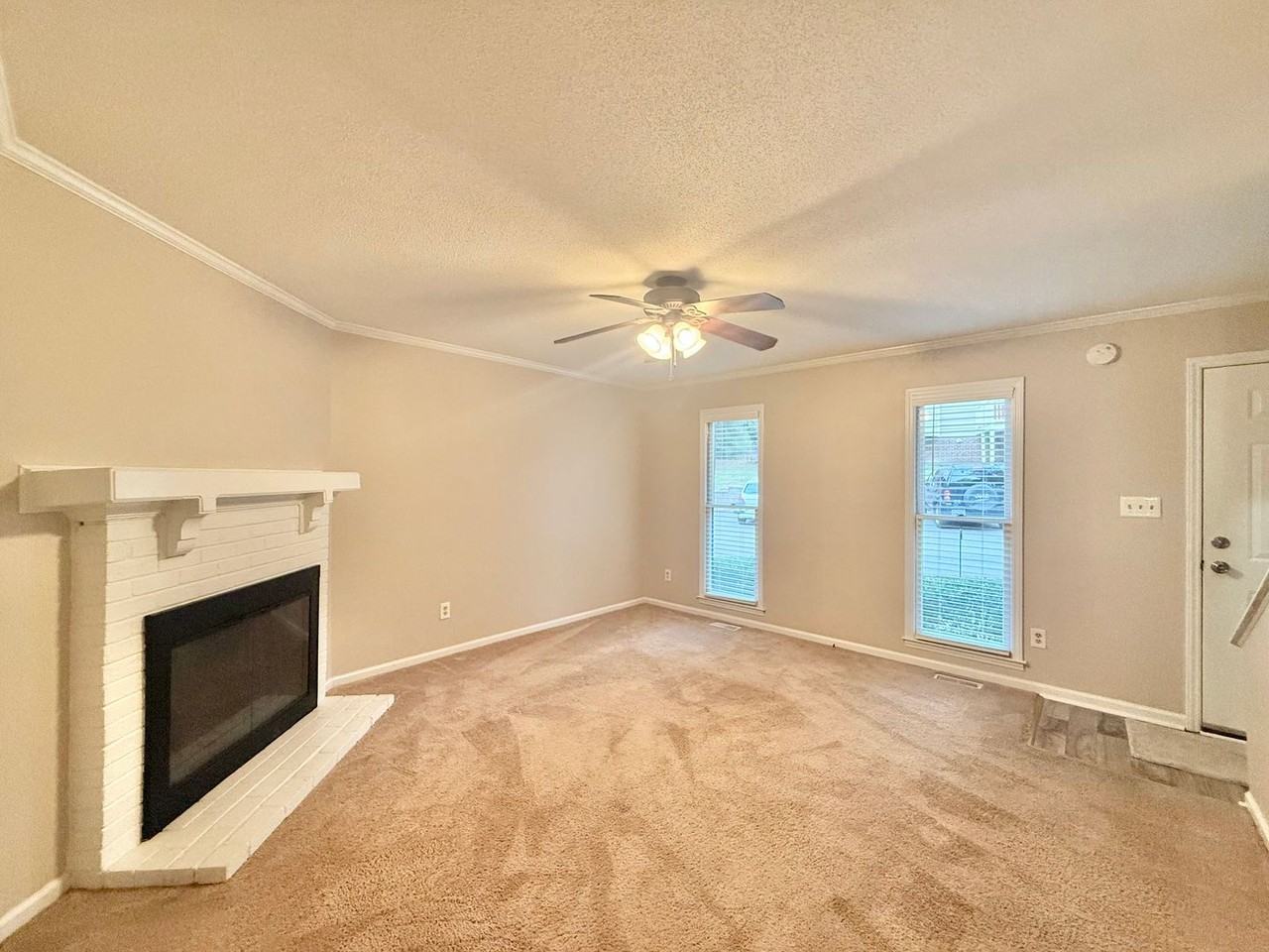 6523 Hearthstone Dr - Photo 2 of 21