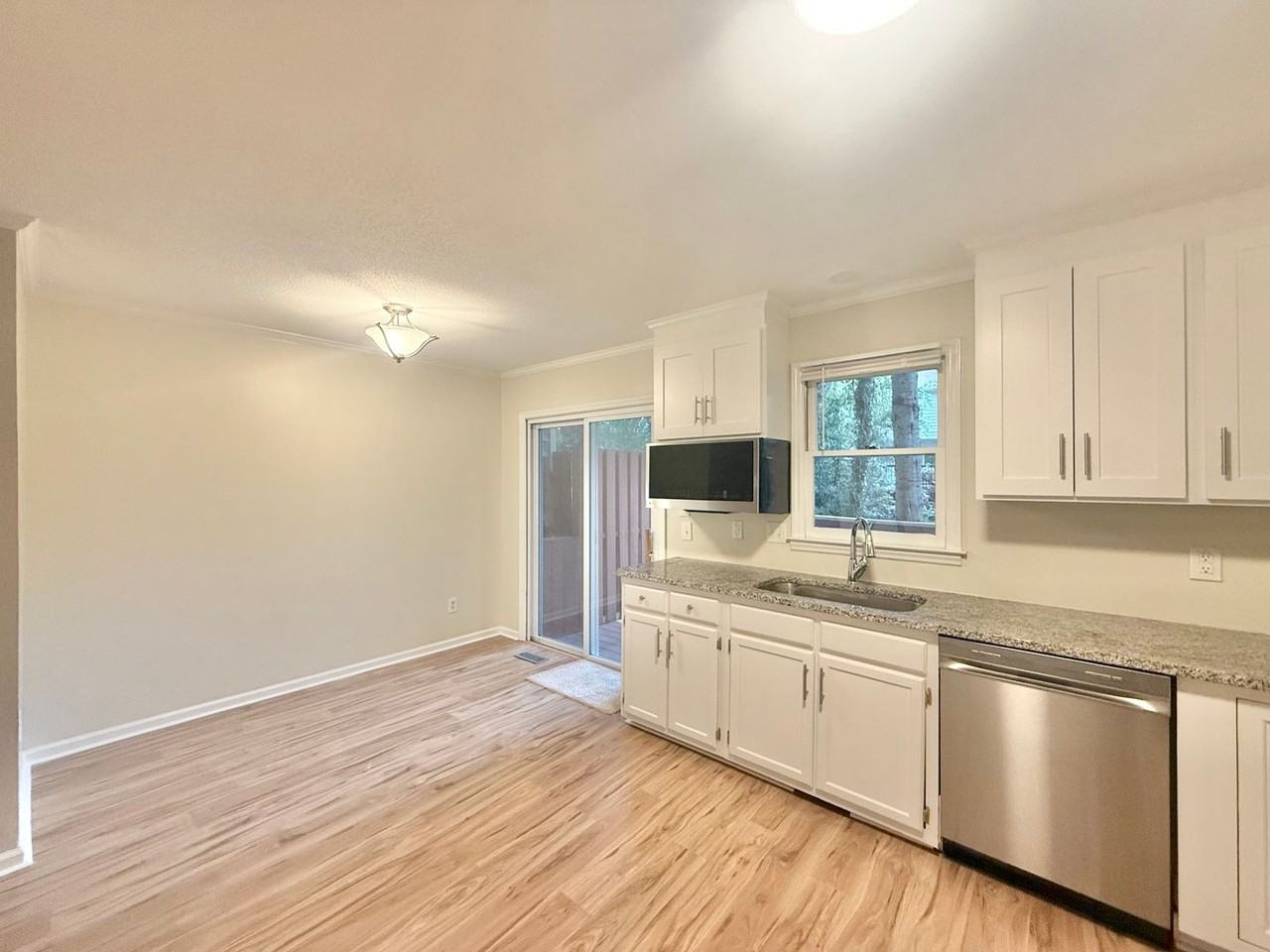6523 Hearthstone Dr - Photo 6 of 21
