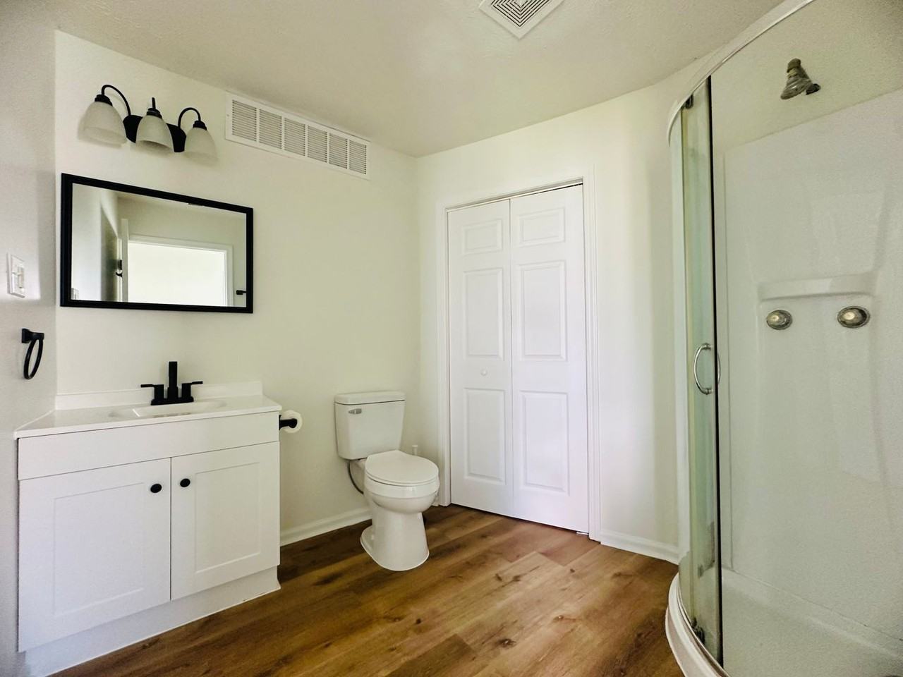 2324 Paris Ave #B - Photo 6 of 10