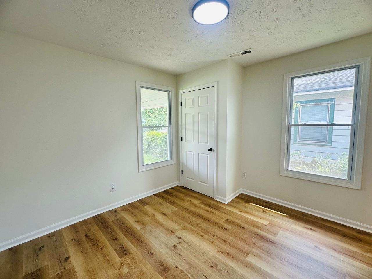 2322 Paris Ave #A - Photo 5 of 14