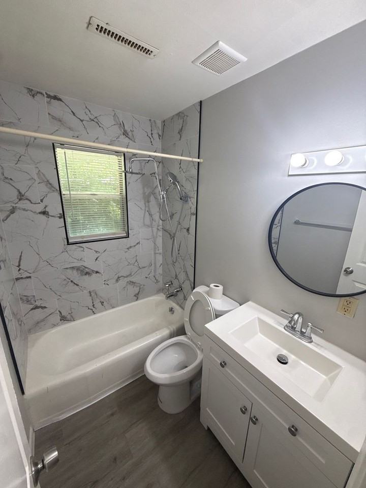 903 E Frederick St - Photo 3 of 17