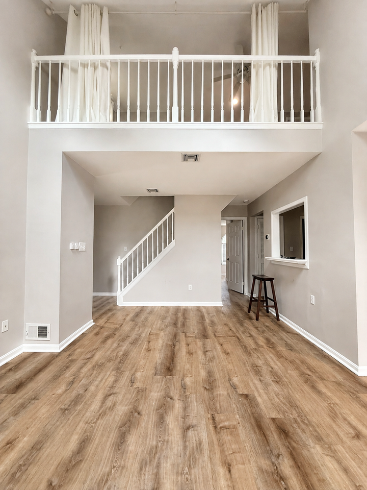 252 Crescent Dr - Photo 2 of 27