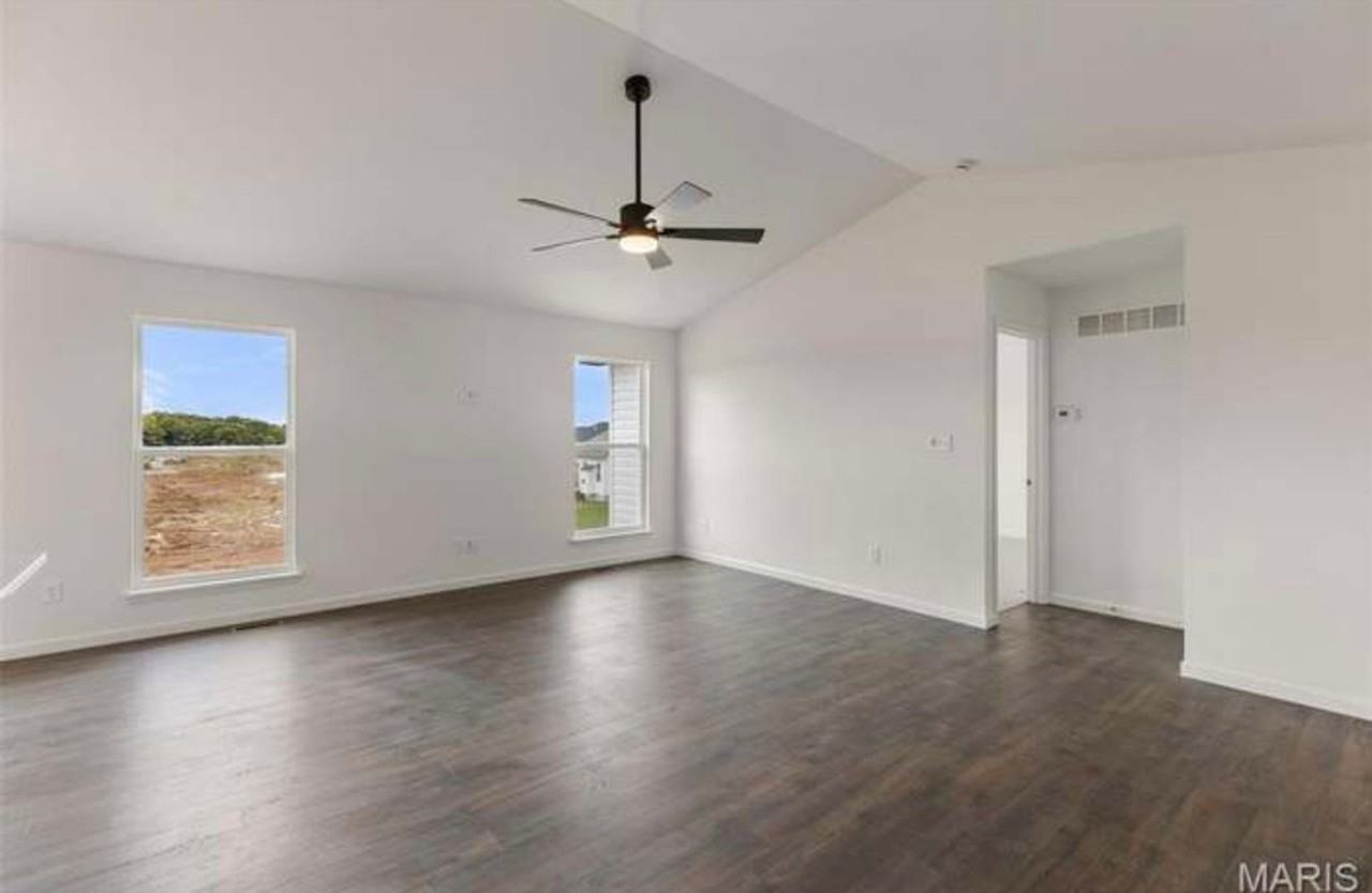 408 Honor Hill Dr - Photo 4 of 20
