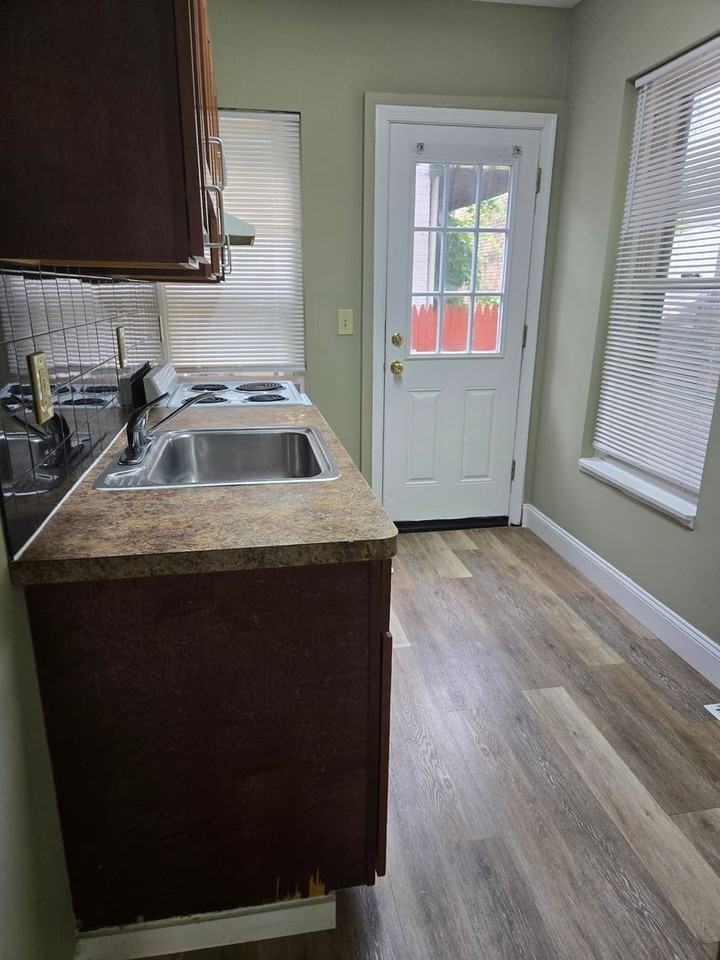 409 N Refwal St - Photo 2 of 9