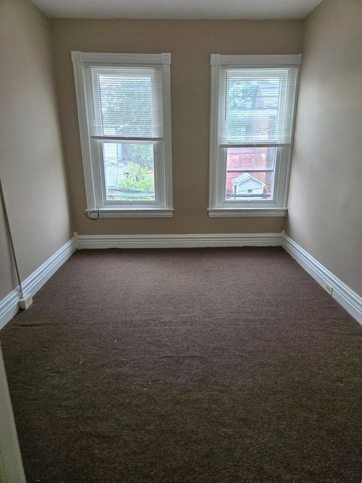 409 N Refwal St - Photo 4 of 9