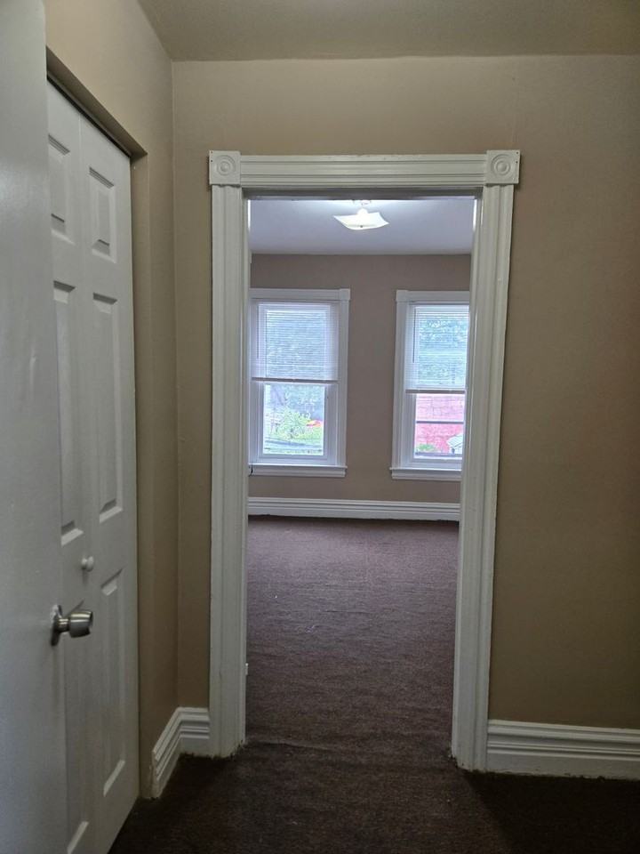 409 N Refwal St - Photo 6 of 9