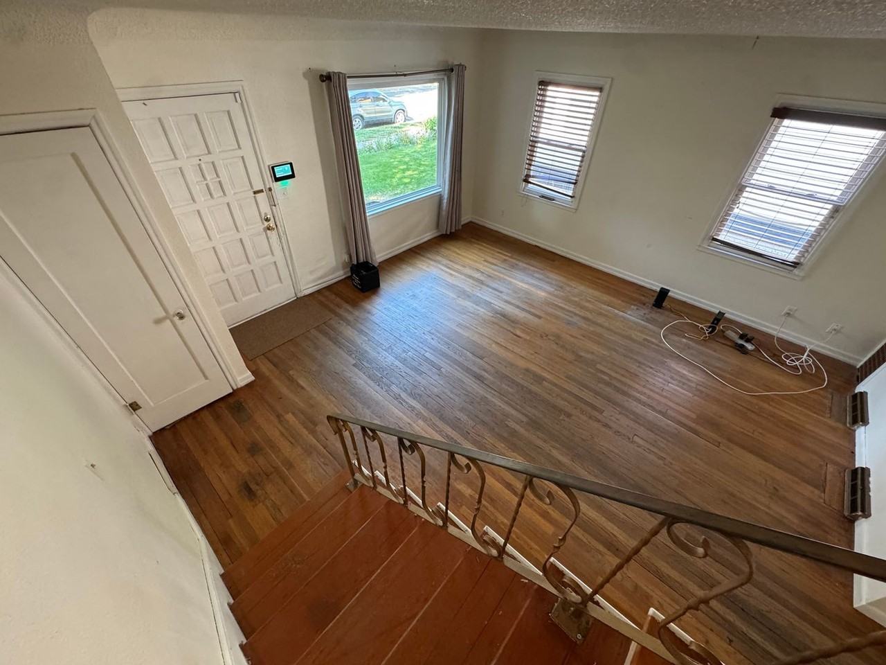 324 Wyoming Ave - Photo 7 of 14