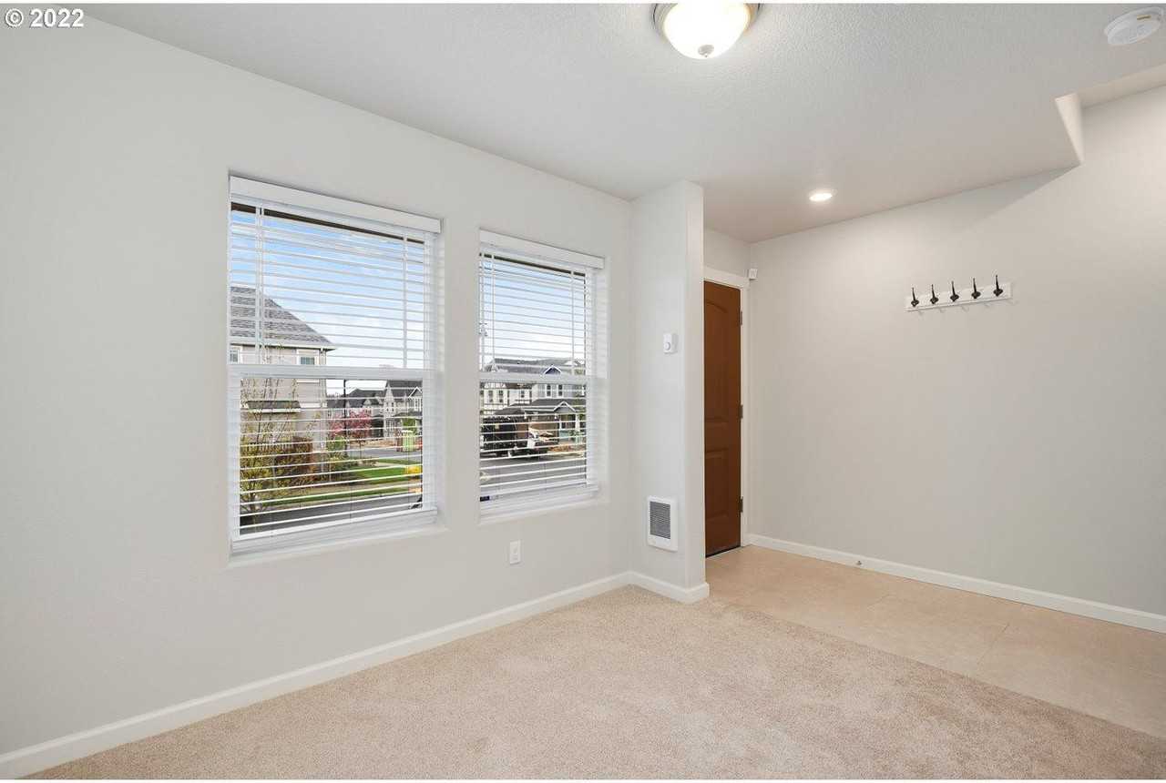 7396 Nw Elise Ave - Photo 5 of 29