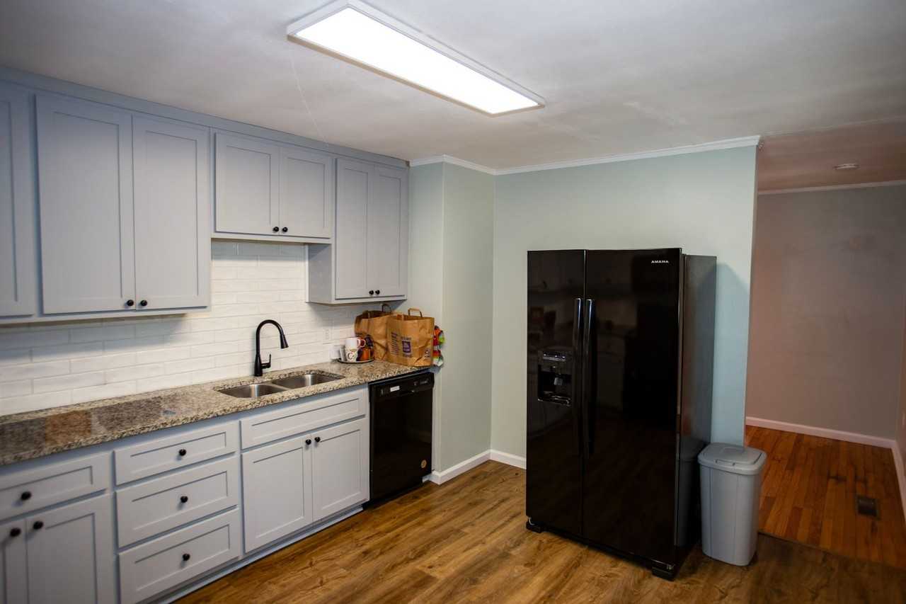 230 Habersham Way - Photo 2 of 14