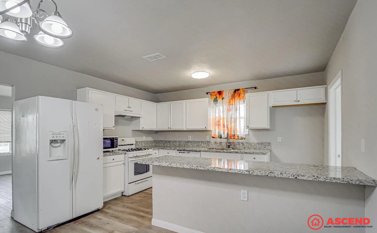 2403 Belle Ter - Photo 5 of 21