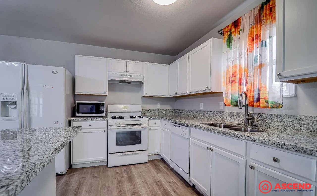 2403 Belle Ter - Photo 6 of 21