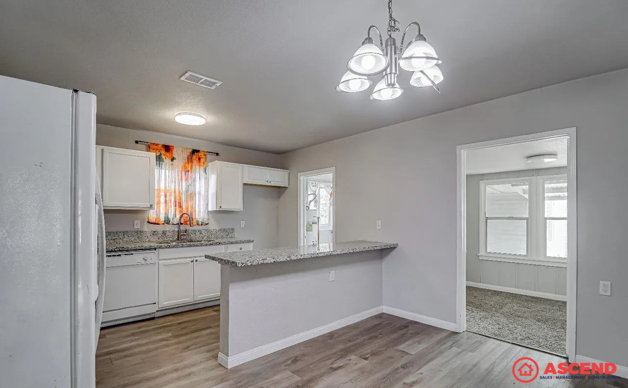 2403 Belle Ter - Photo 7 of 21