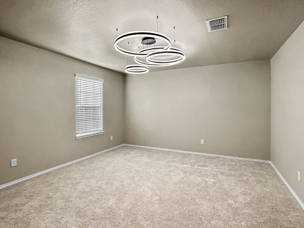 7606 Granger Cv - Photo 5 of 31
