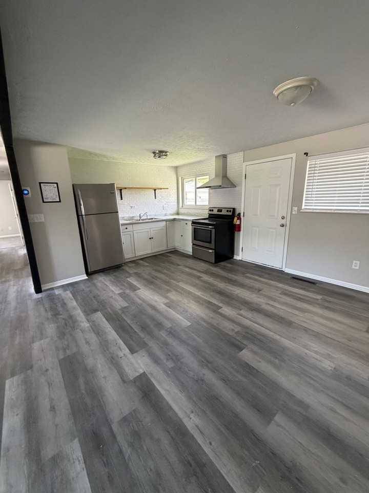 5785 Tibet Dr - Photo 4 of 17
