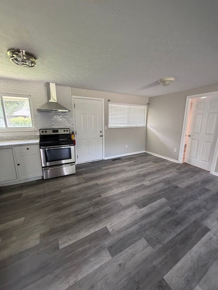 5785 Tibet Dr - Photo 5 of 17