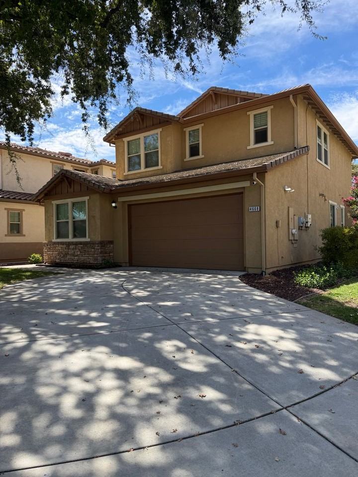 4668 Lue Ln - Photo 3 of 38