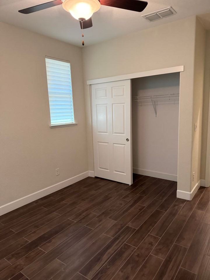 4668 Lue Ln - Photo 5 of 38