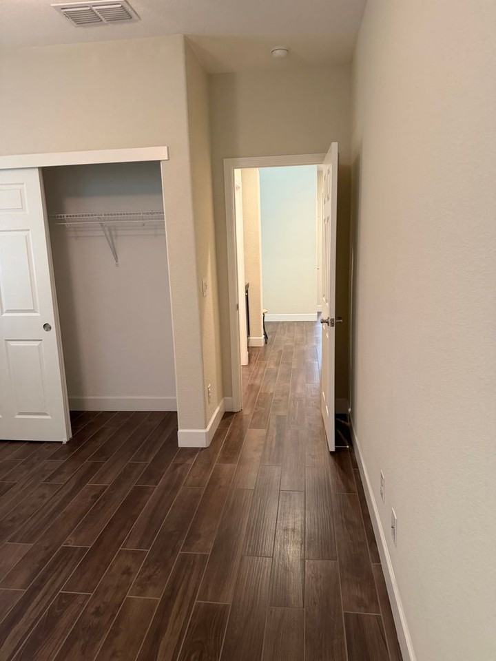 4668 Lue Ln - Photo 6 of 38