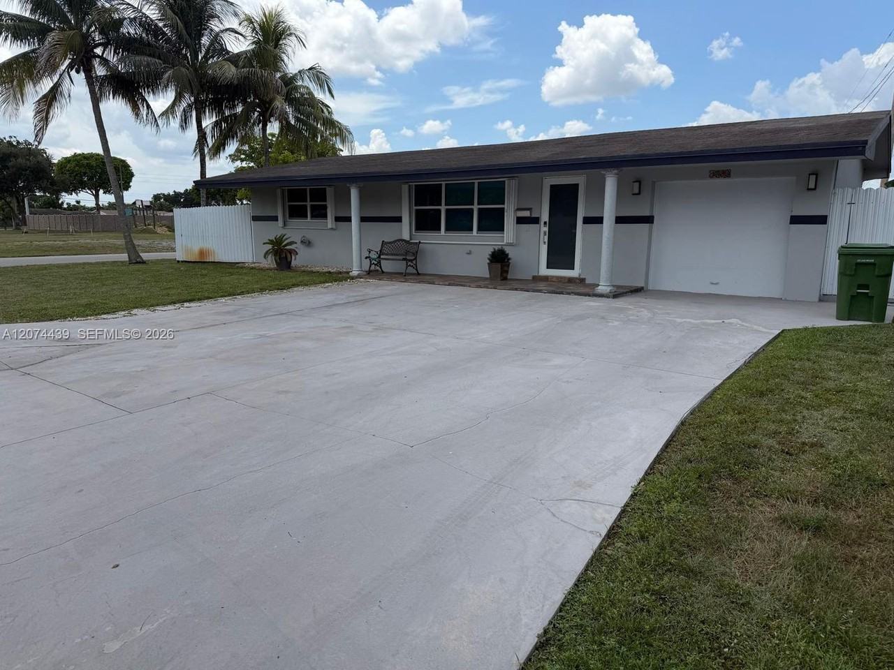 1000 N 76th Ter - Photo 4 of 10