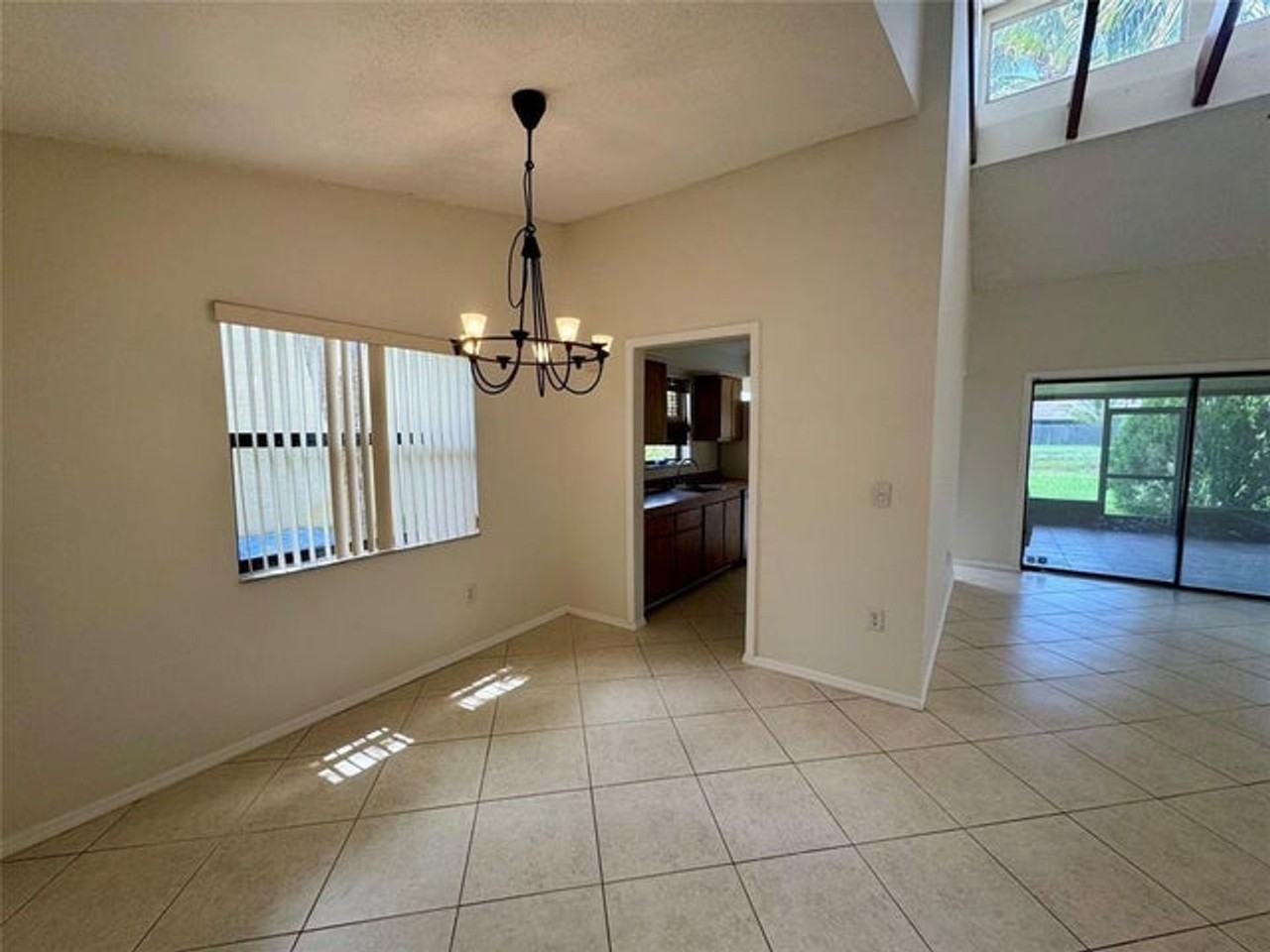 10849 Nw 30th Pl - Photo 4 of 14