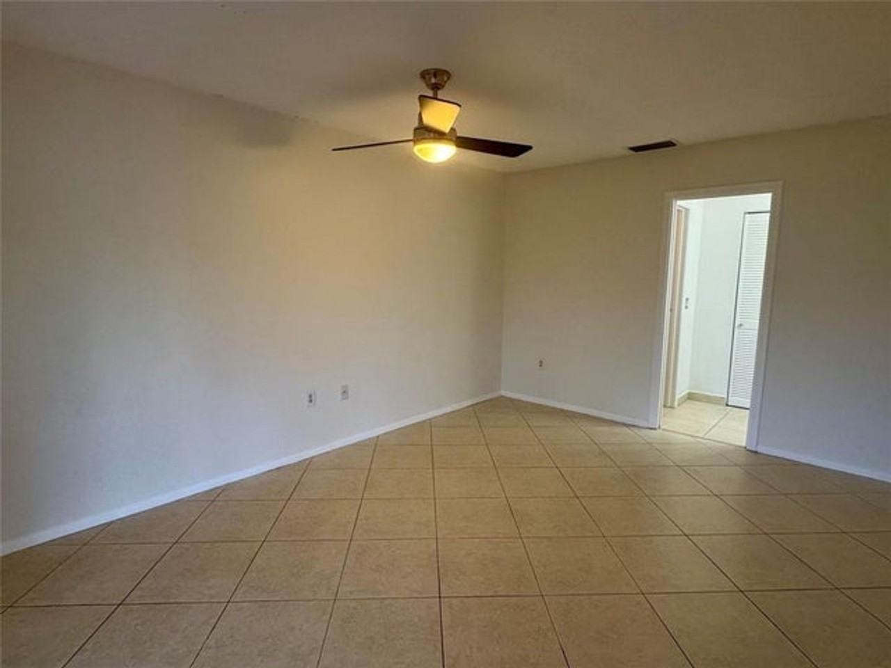 10849 Nw 30th Pl - Photo 7 of 14