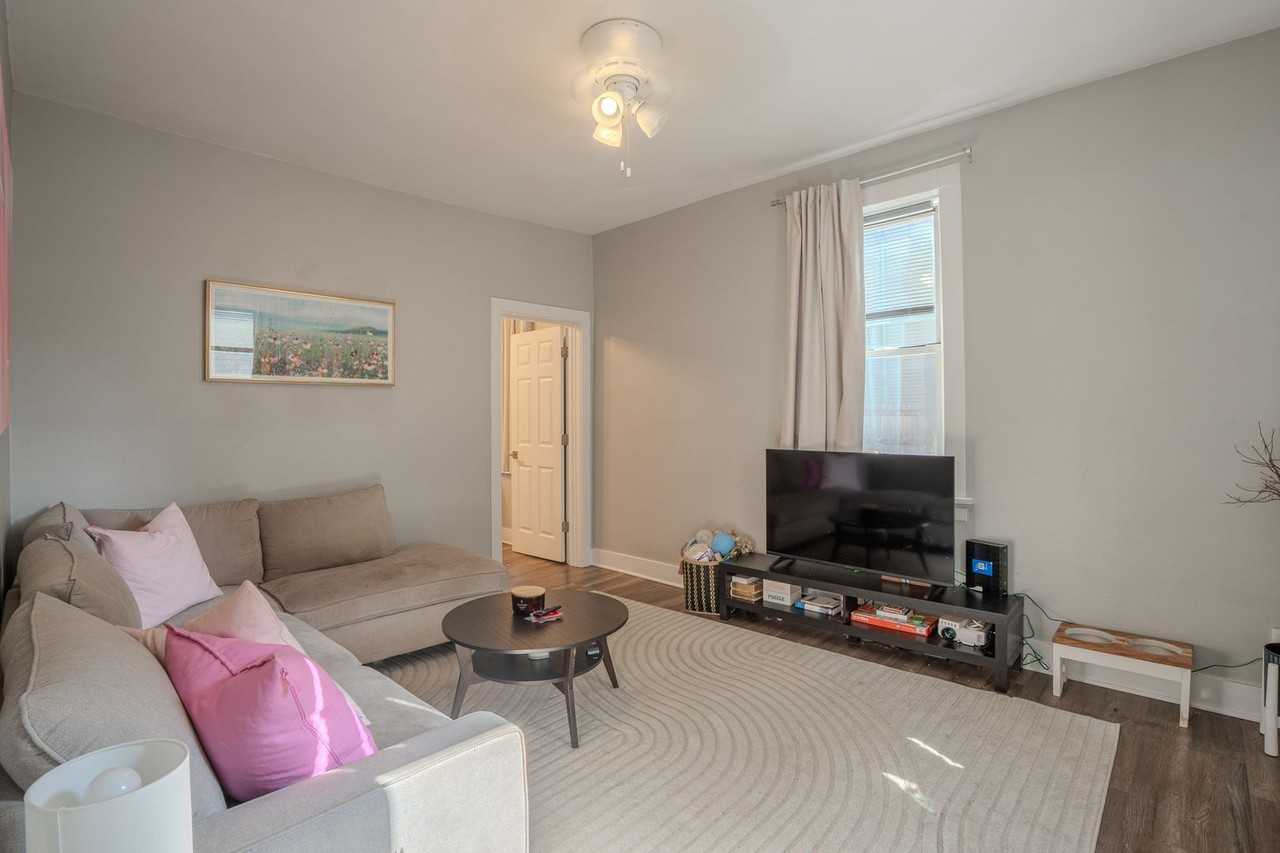 2436 S Wentworth Ave - Photo 6 of 19