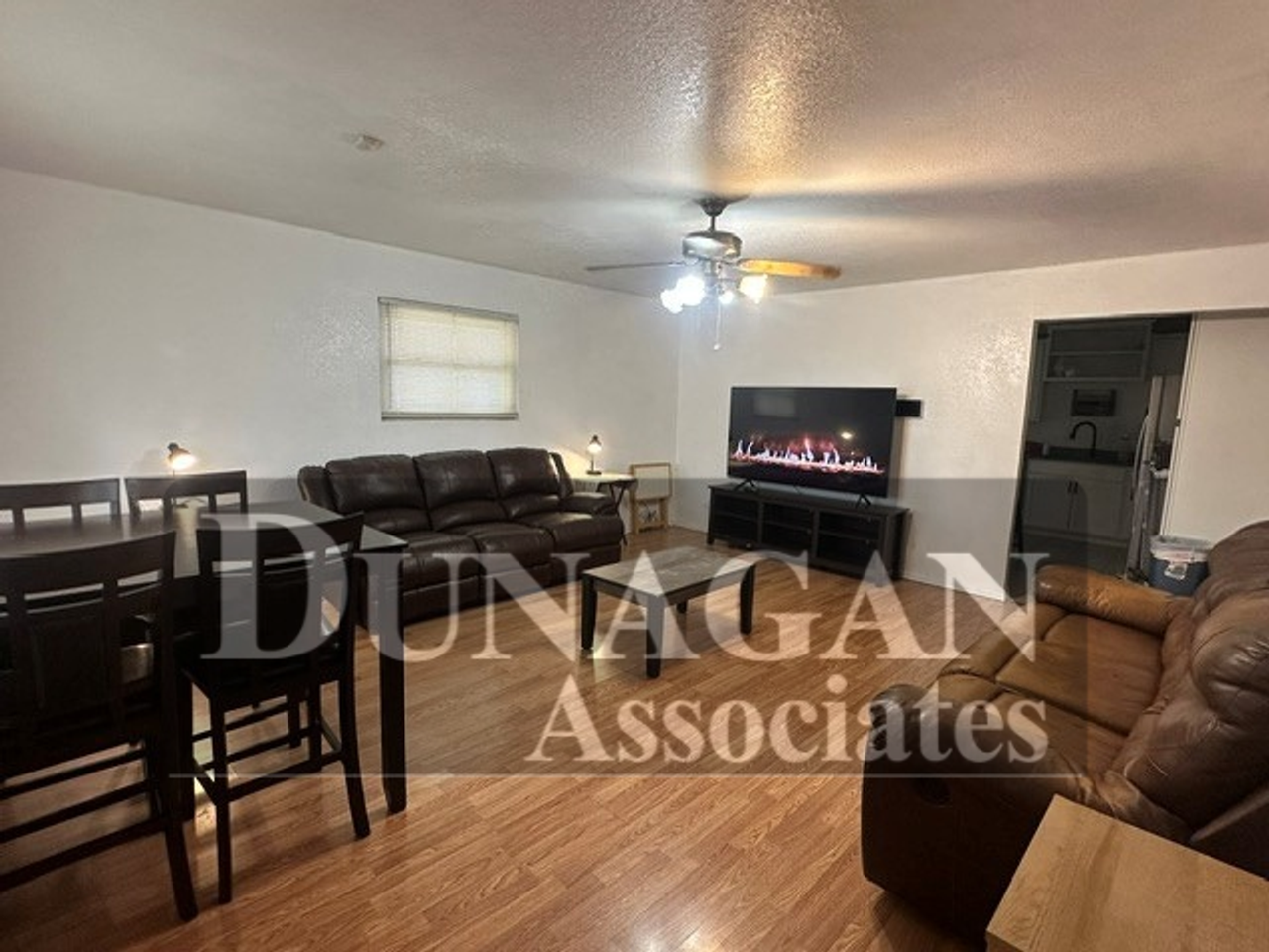 305 N 5th St - Photo 3 of 8