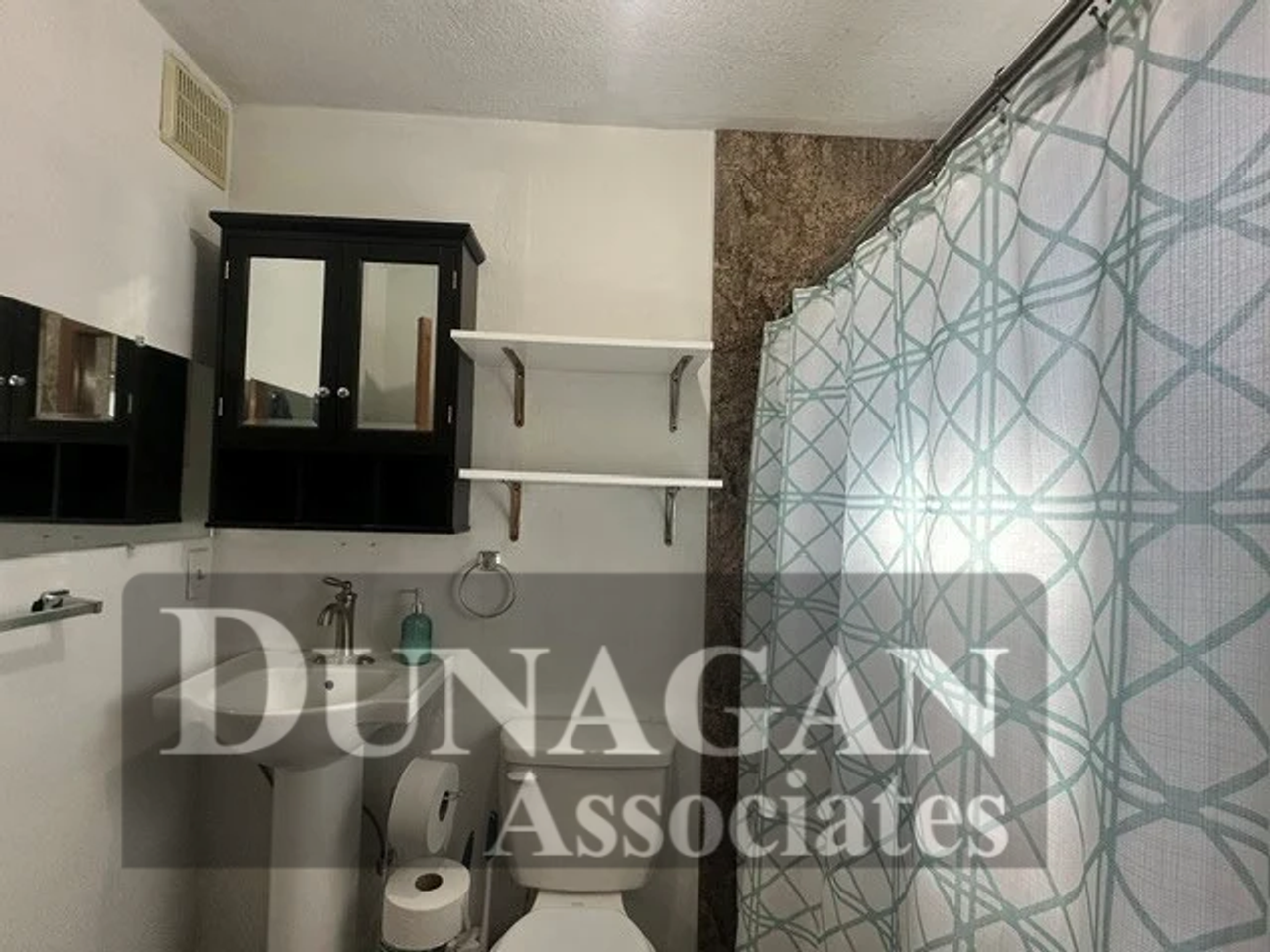 305 N 5th St - Photo 5 of 8