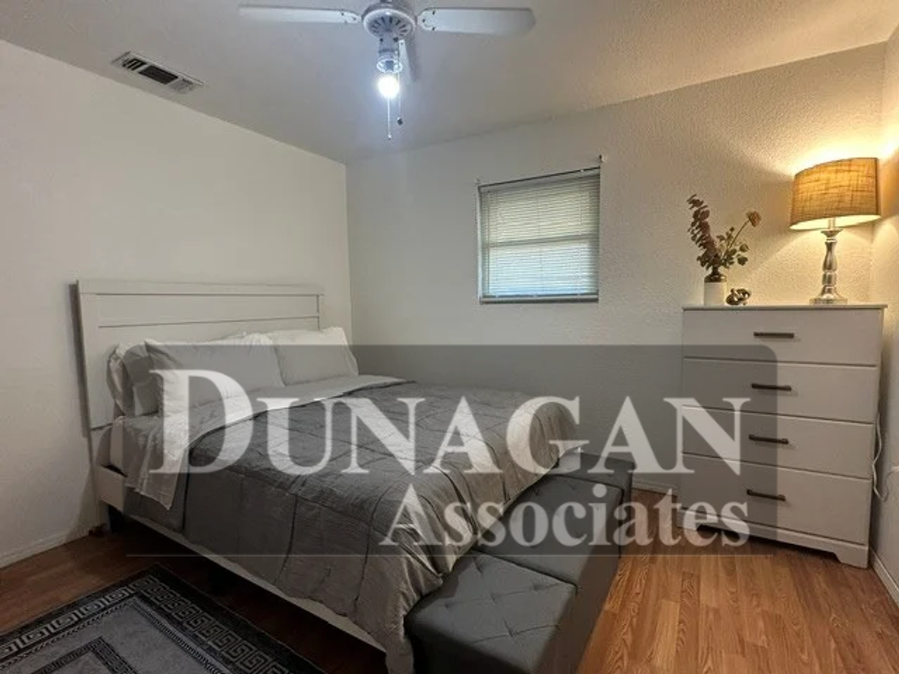 305 N 5th St - Photo 6 of 8