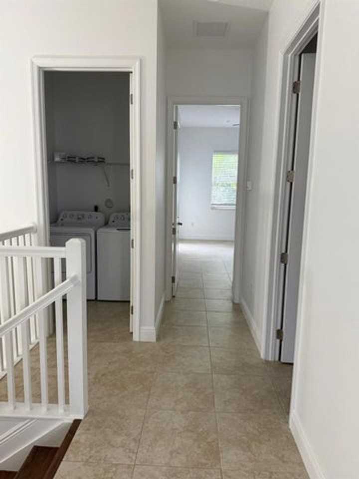 12466 Nw 17th Ct - Photo 5 of 10