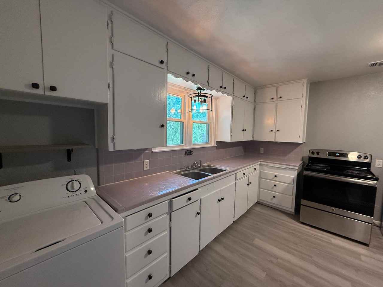 1510 Parker St - Photo 2 of 14