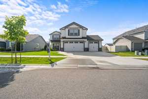 featured image of 3921 N Lynn St