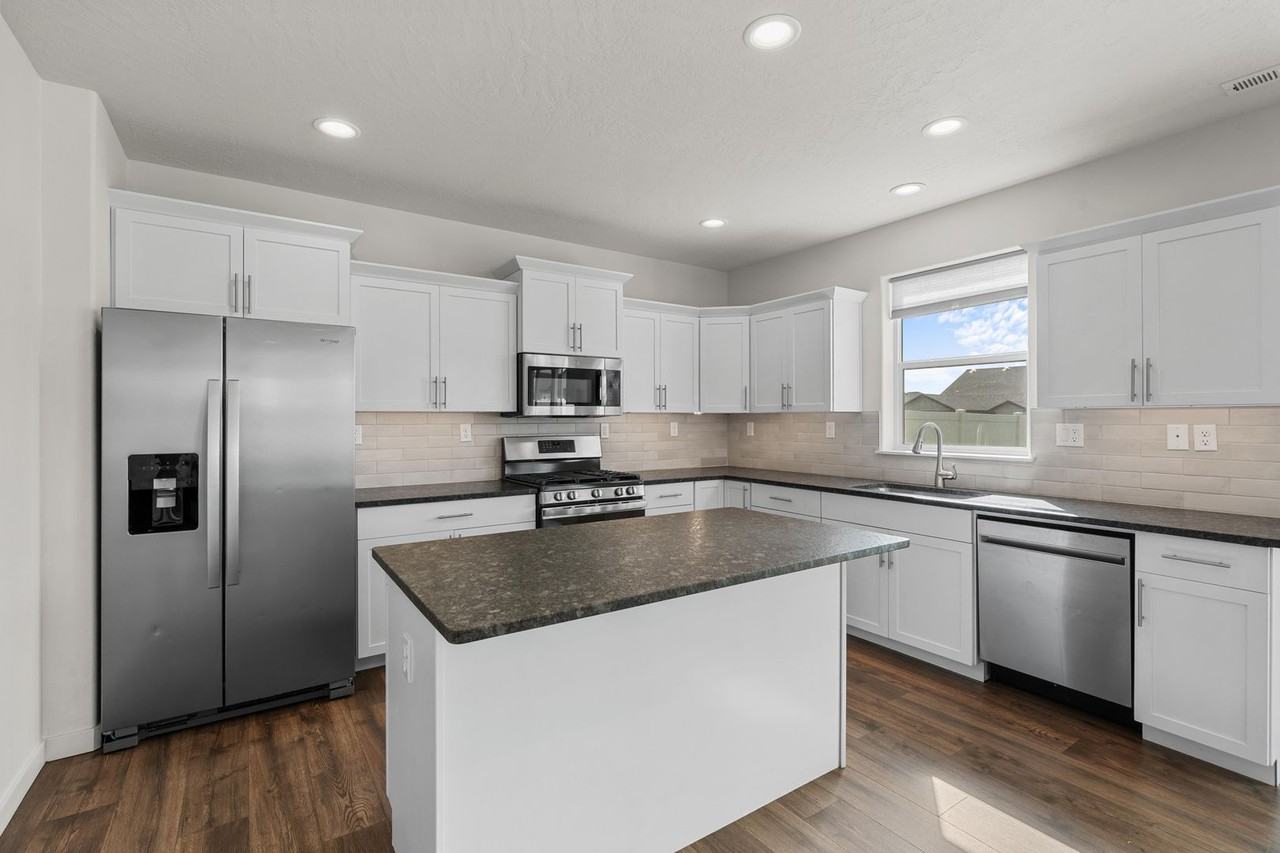 3921 N Lynn St - Photo 3 of 26