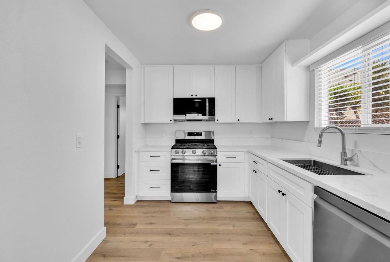 428 W Los Angeles Dr - Photo 2 of 14