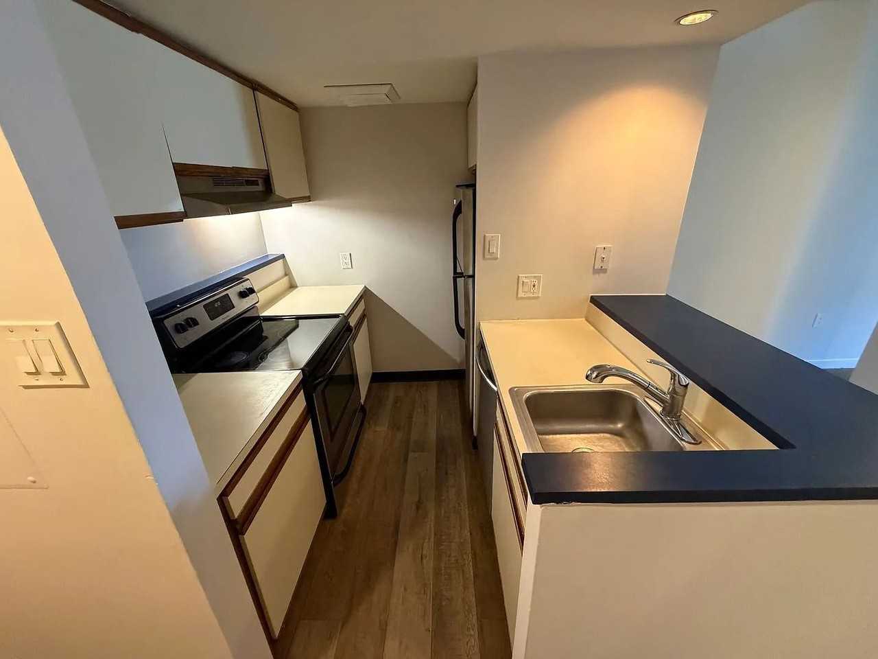 237 Chestnut St - Photo 2 of 14