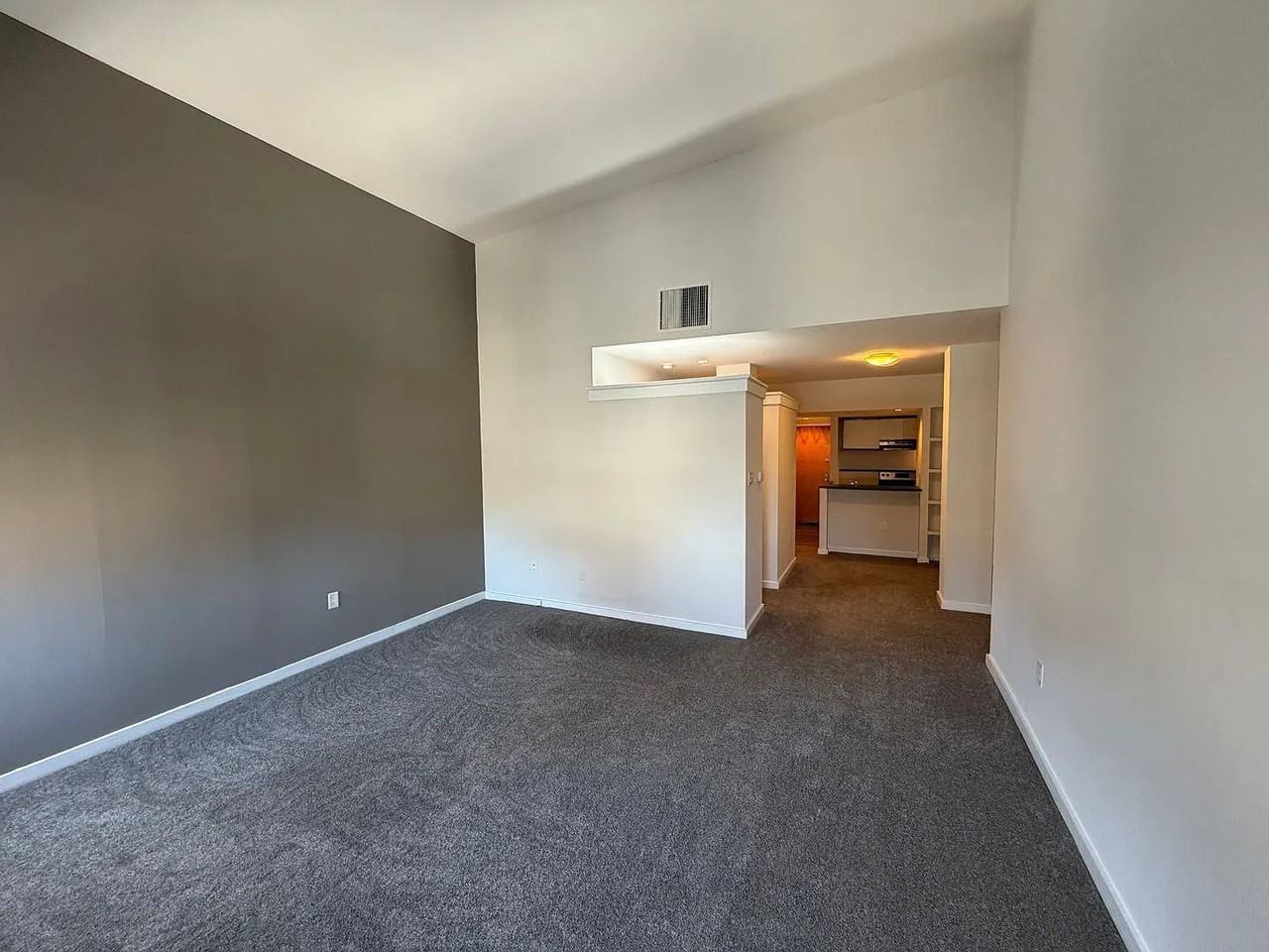 237 Chestnut St - Photo 5 of 14
