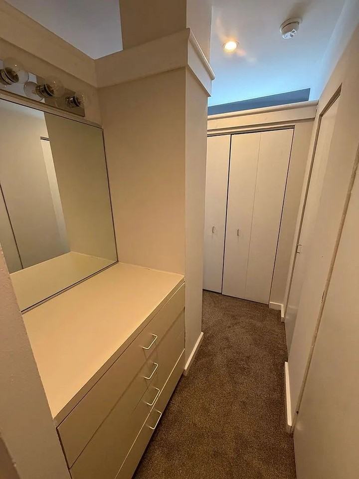 237 Chestnut St - Photo 7 of 14