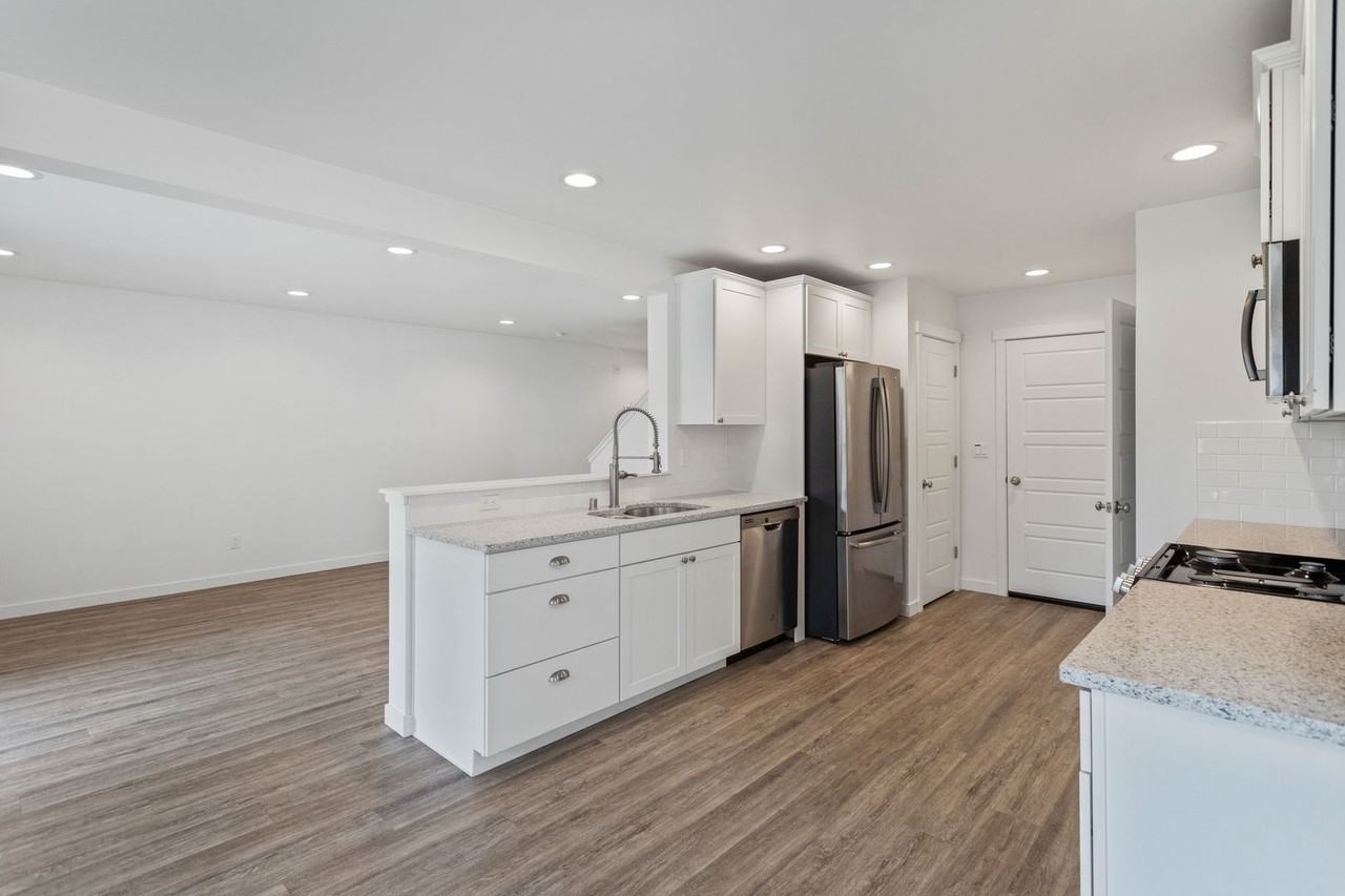 1785 Nw 5th Ave - Photo 3 of 15