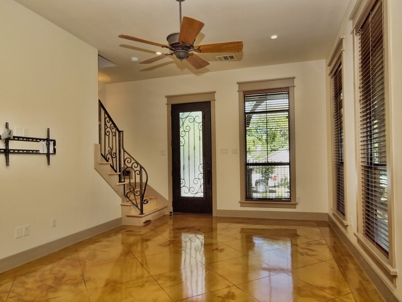 2917 Rio Grande St - Photo 6 of 31