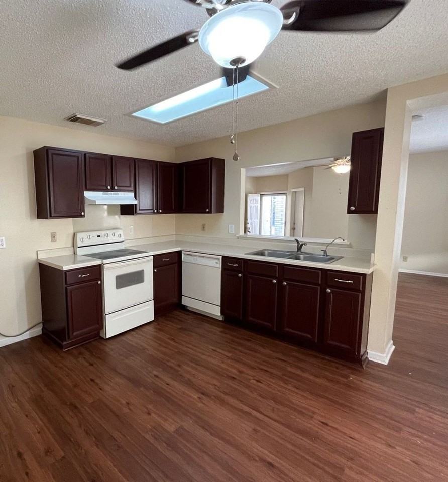 7319 Huntsman Run Dr - Photo 5 of 13