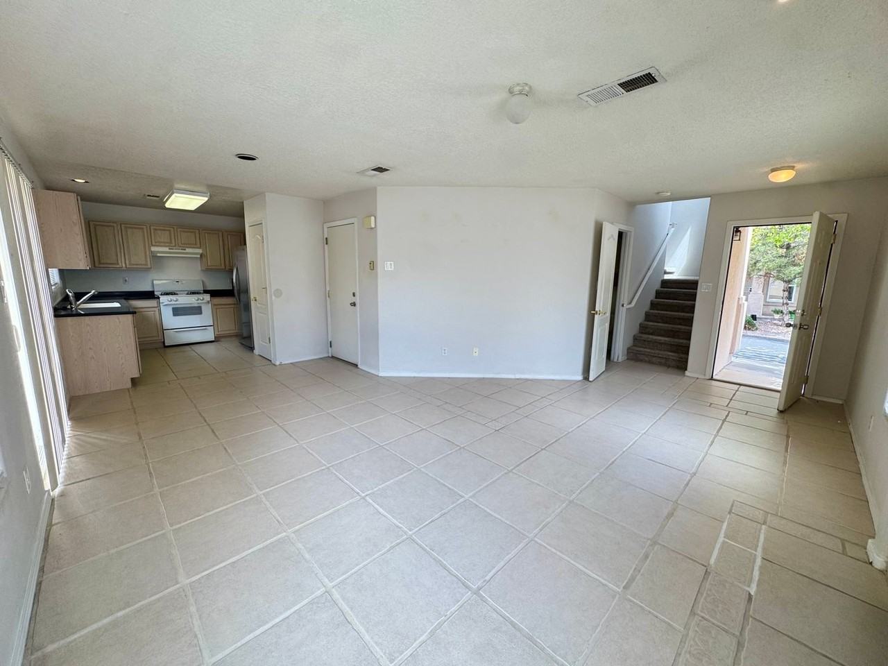 4361 Altura Vista Ln Ne - Photo 4 of 18