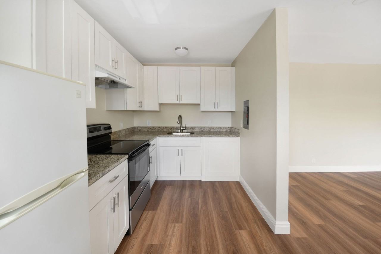 901 N F St - Photo 6 of 18