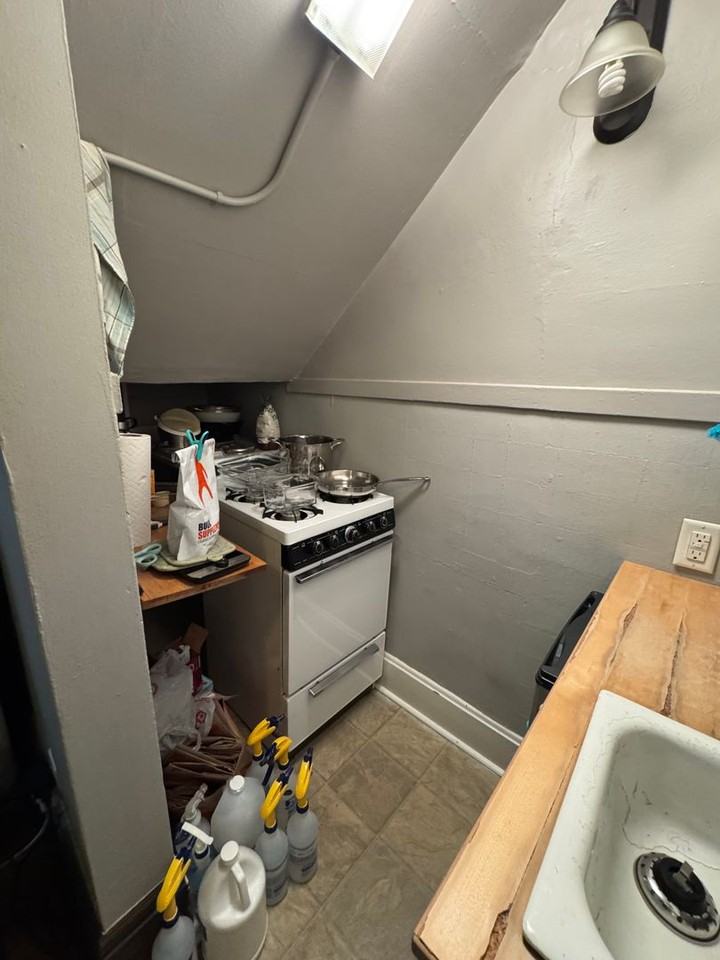 790 Dayton Ave - Photo 6 of 15