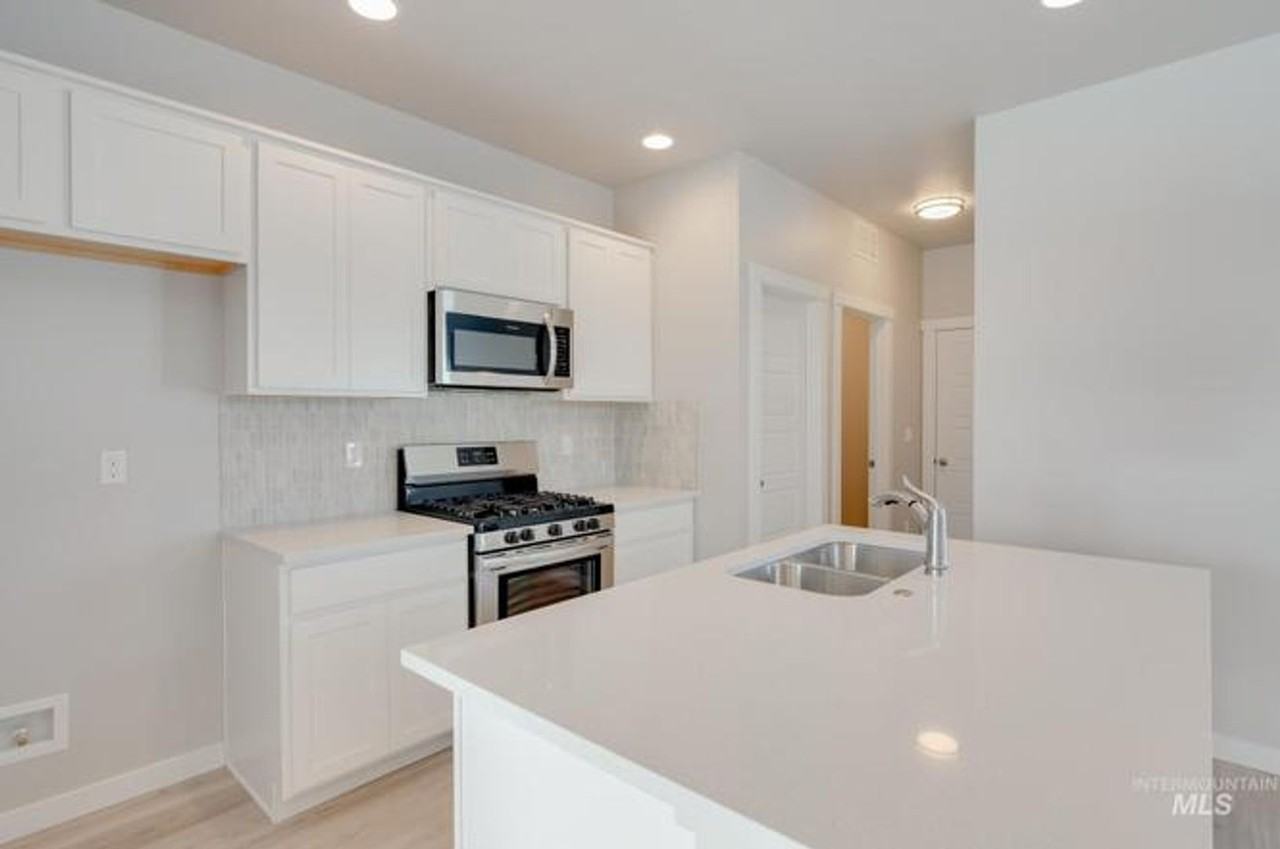 5820 W Striker Ln - Photo 6 of 22