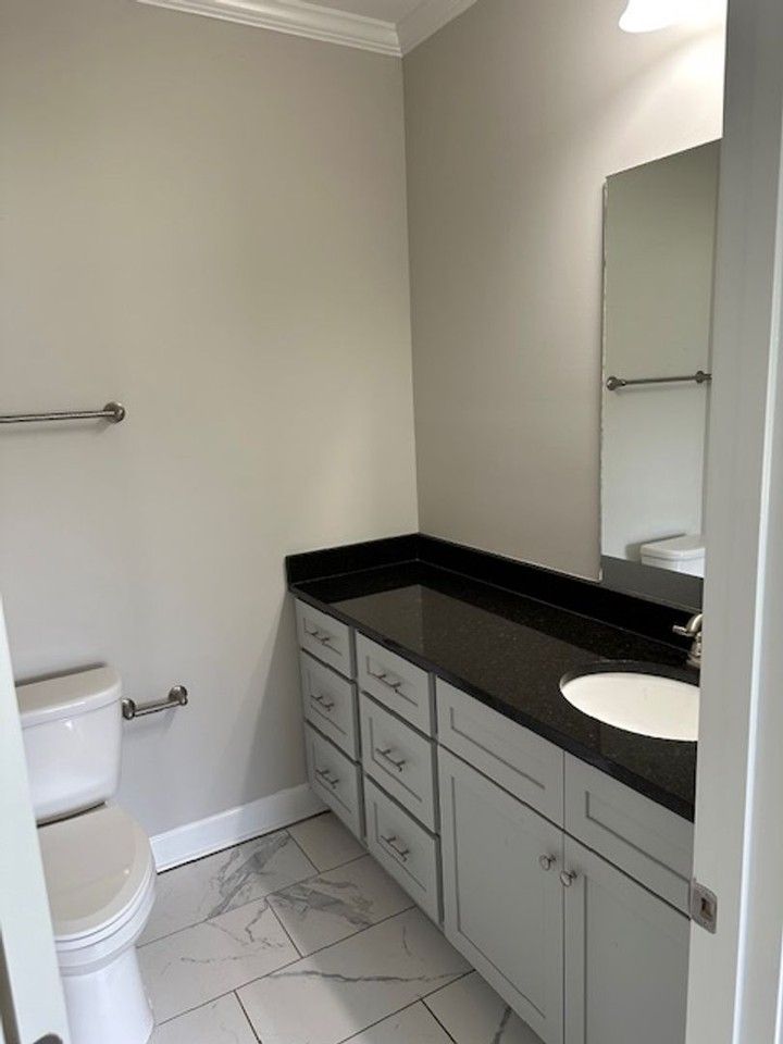 2205 Harrison St - Photo 6 of 12