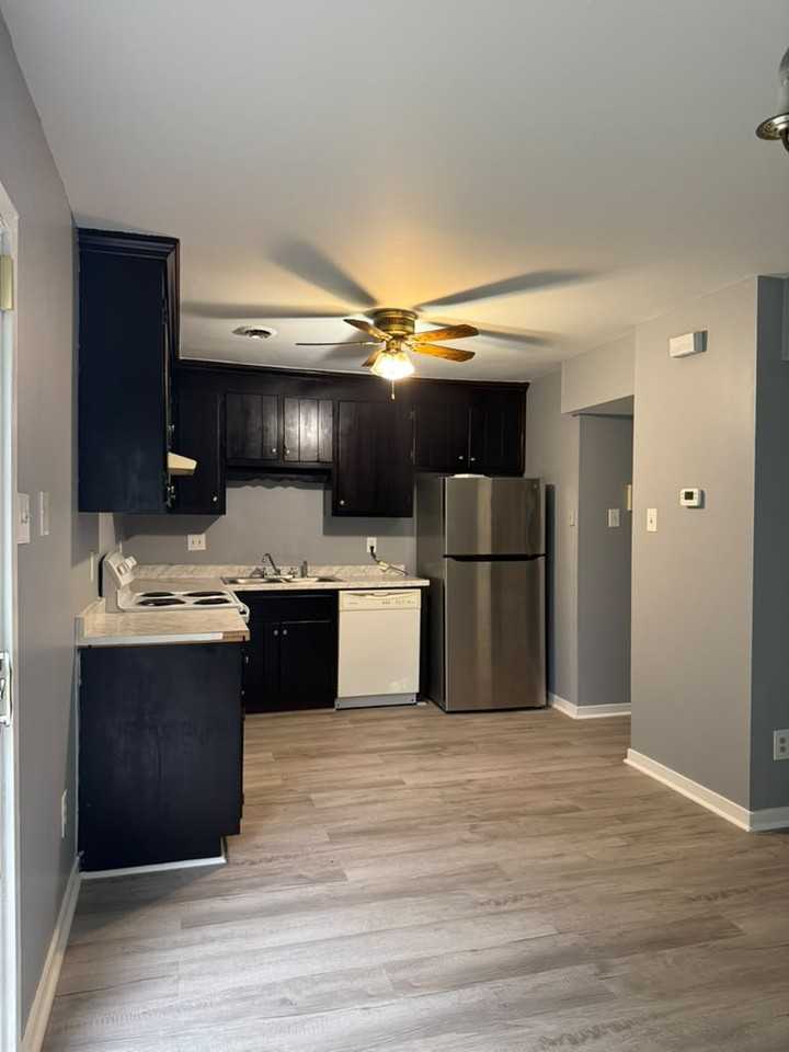 222 Knightsmanor Ct #1 - Photo 2 of 8