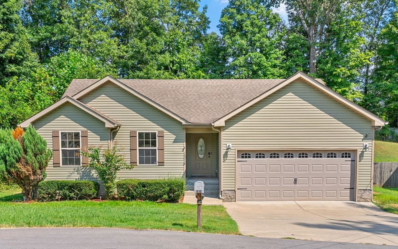 1314 Hand Dr - Photo 2 of 27