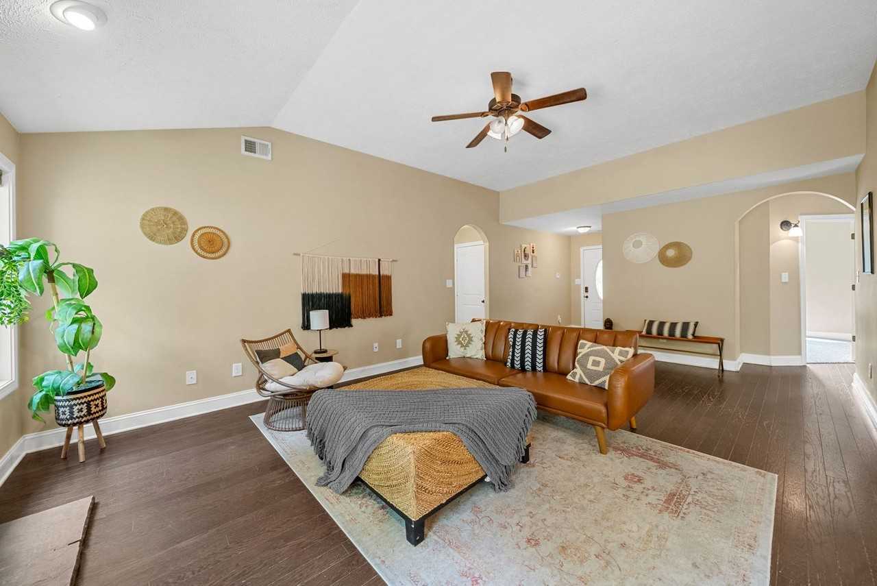 1314 Hand Dr - Photo 5 of 27