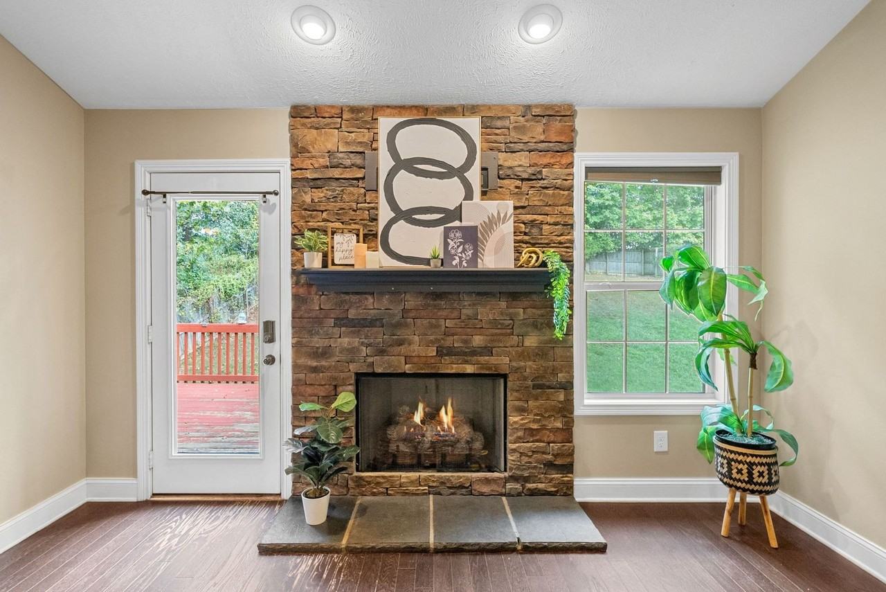 1314 Hand Dr - Photo 7 of 27