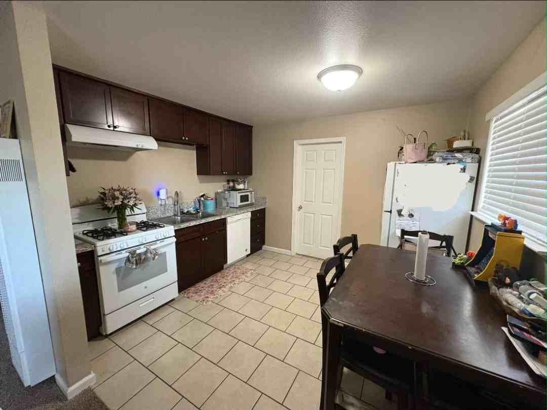530 E H St #530 - Photo 4 of 4